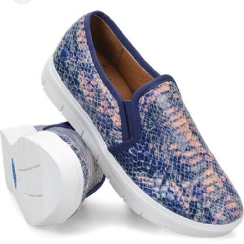 NURSE MATES Tennis shoes sneakers